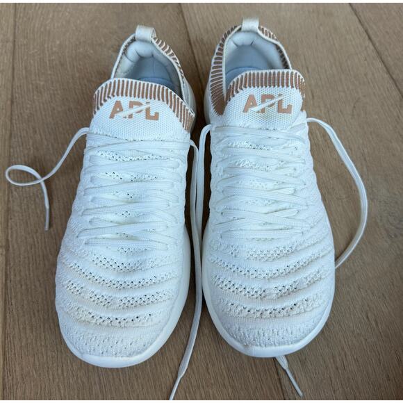 Women's APL TechLoom Wave Sneaker White Sz 8 Classic Athleisure Running Trainers - Picture 2 of 9